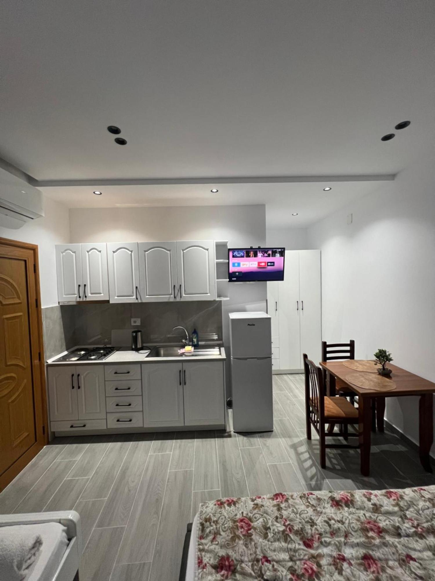 Vila Anxhelo Vlorë Esterno foto